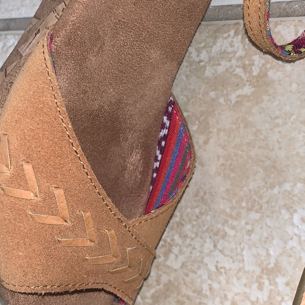 TOMS SUEDE WEDGES women’s heels size 9 -worn once - Picture 9 of 14